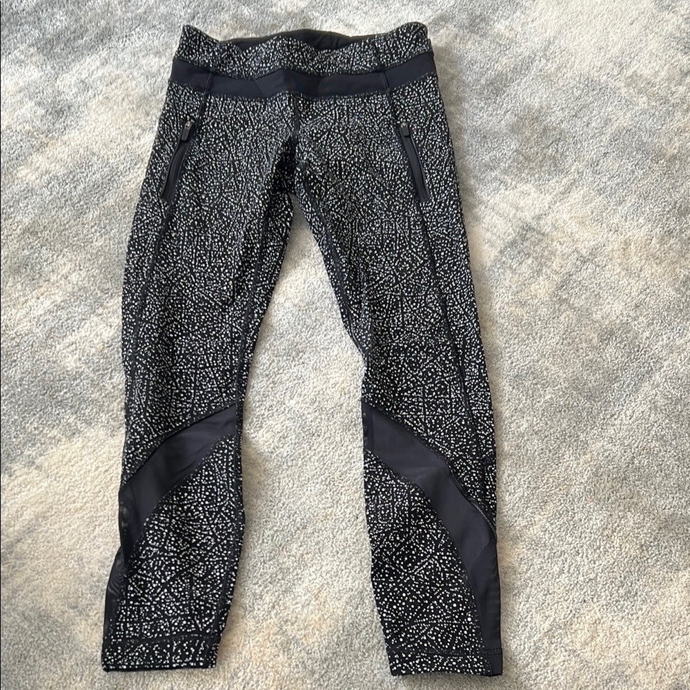 Black and White Patterned Lululemon Leggings